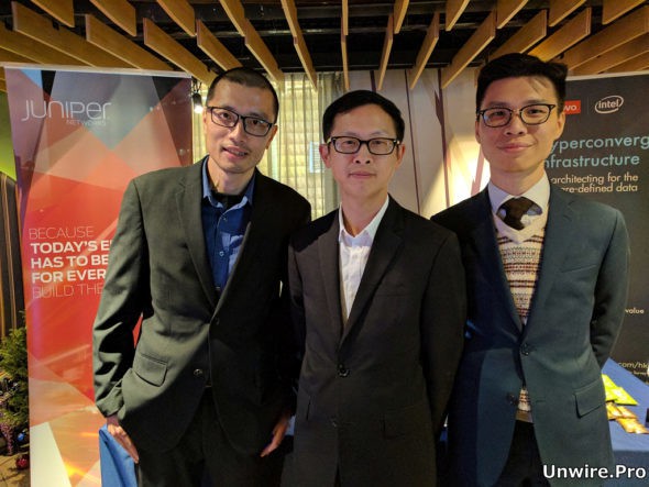 Juniper Networks 系統工程經理陳秉明(左)